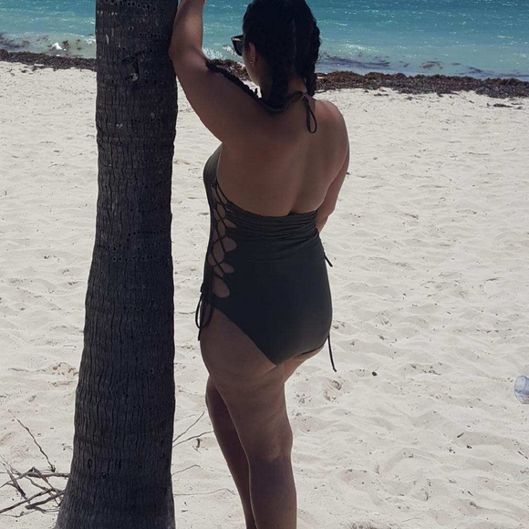 Swimsuits - Picture 2 of 3